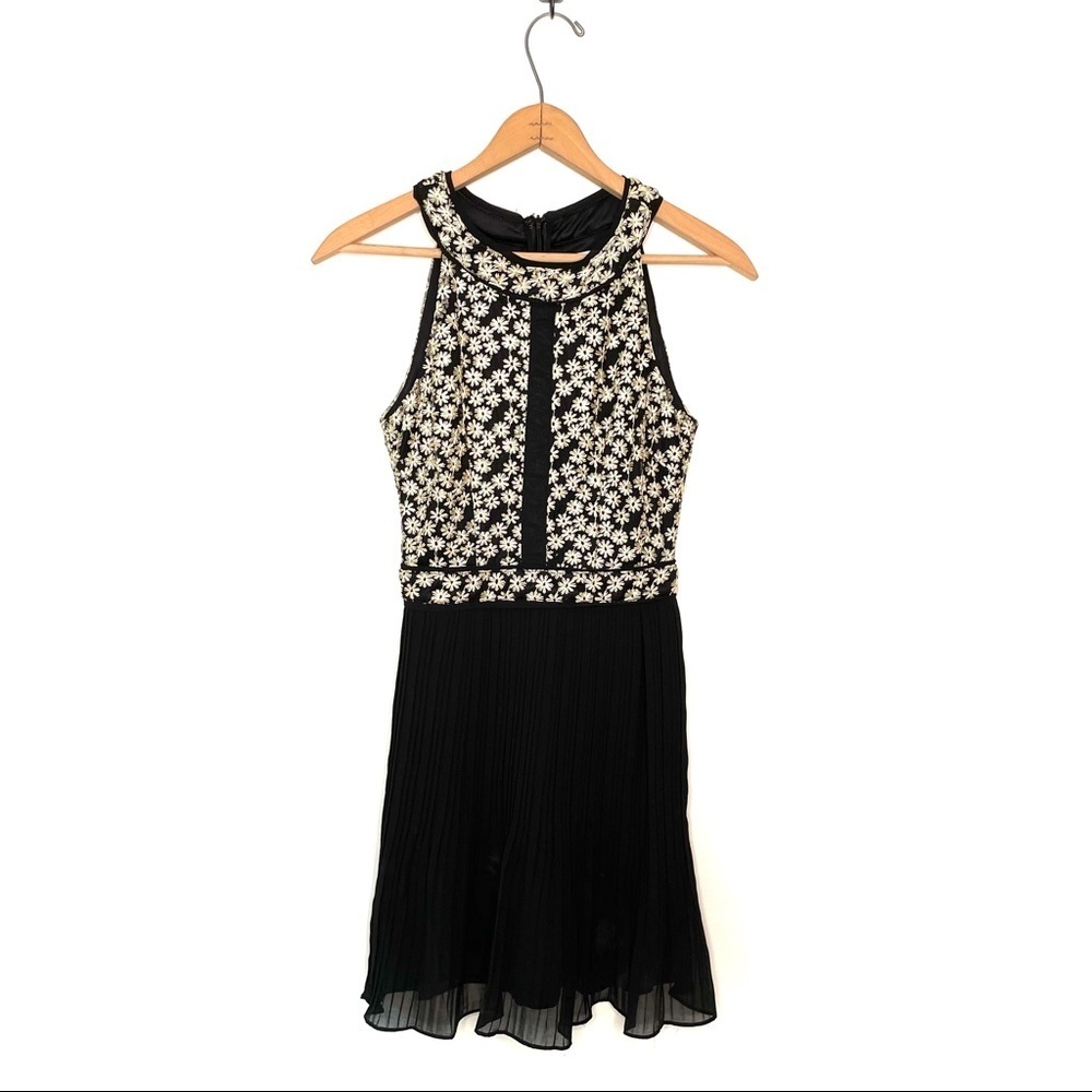 Romeo and Juliet Couture Black Pleated Mini Dress